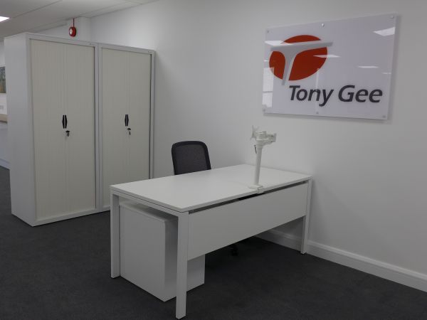 tony_gee_office_build_5.JPG